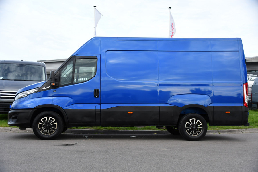 Iveco Daily 35C14V 2.3 352 H2 PB Edition Adaptieve Cruise, Camera, LED, Automaat, Clima, 3500kg Trekgewicht, Multimedia, Uniek!