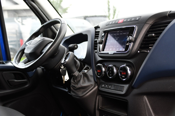 Iveco Daily 35C14V 2.3 352 H2 PB Edition Adaptieve Cruise, Camera, LED, Automaat, Clima, 3500kg Trekgewicht, Multimedia, Uniek!