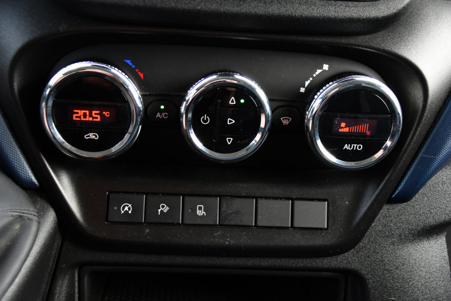 Iveco Daily 35C14V 2.3 352 H2 PB Edition Adaptieve Cruise, Camera, LED, Automaat, Clima, 3500kg Trekgewicht, Multimedia, Uniek!