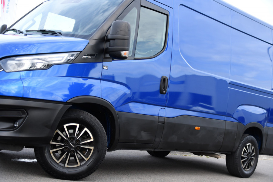 Iveco Daily 35C14V 2.3 352 H2 PB Edition Adaptieve Cruise, Camera, LED, Automaat, Clima, 3500kg Trekgewicht, Multimedia, Uniek!