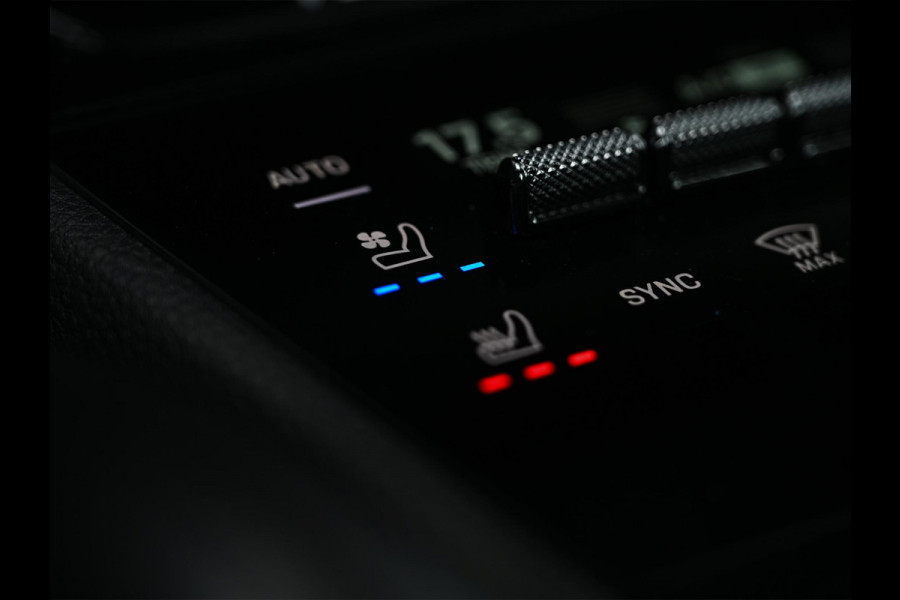 Porsche Cayenne Coupé 3.0 E-Hybrid | Panoramadak | NL-Auto | Dealeronderhouden | Sport Chrono | Bose | Memory Seats | Stoelverwarming + Ventilatie | Luchtvering | Stuurverwaming | Trekhaak |