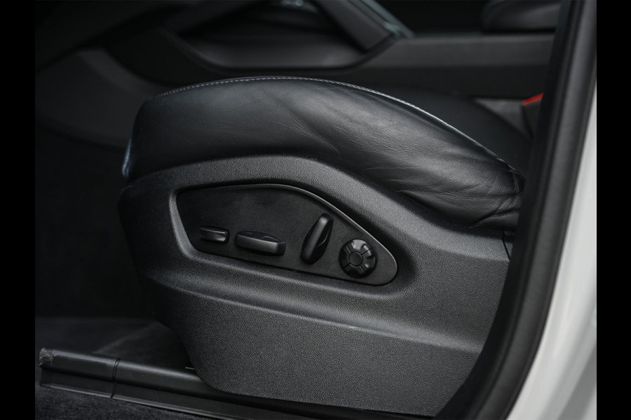 Porsche Cayenne Coupé 3.0 E-Hybrid | Panoramadak | NL-Auto | Dealeronderhouden | Sport Chrono | Bose | Memory Seats | Stoelverwarming + Ventilatie | Luchtvering | Stuurverwaming | Trekhaak |