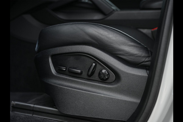 Porsche Cayenne Coupé 3.0 E-Hybrid | Panoramadak | NL-Auto | Dealeronderhouden | Sport Chrono | Bose | Memory Seats | Stoelverwarming + Ventilatie | Luchtvering | Stuurverwaming | Trekhaak |