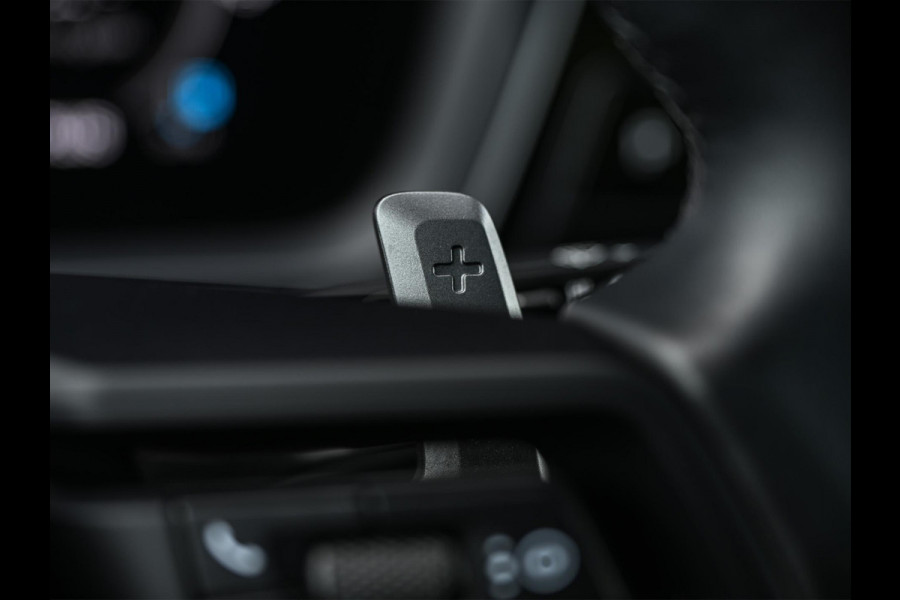 Porsche Cayenne Coupé 3.0 E-Hybrid | Panoramadak | NL-Auto | Dealeronderhouden | Sport Chrono | Bose | Memory Seats | Stoelverwarming + Ventilatie | Luchtvering | Stuurverwaming | Trekhaak |