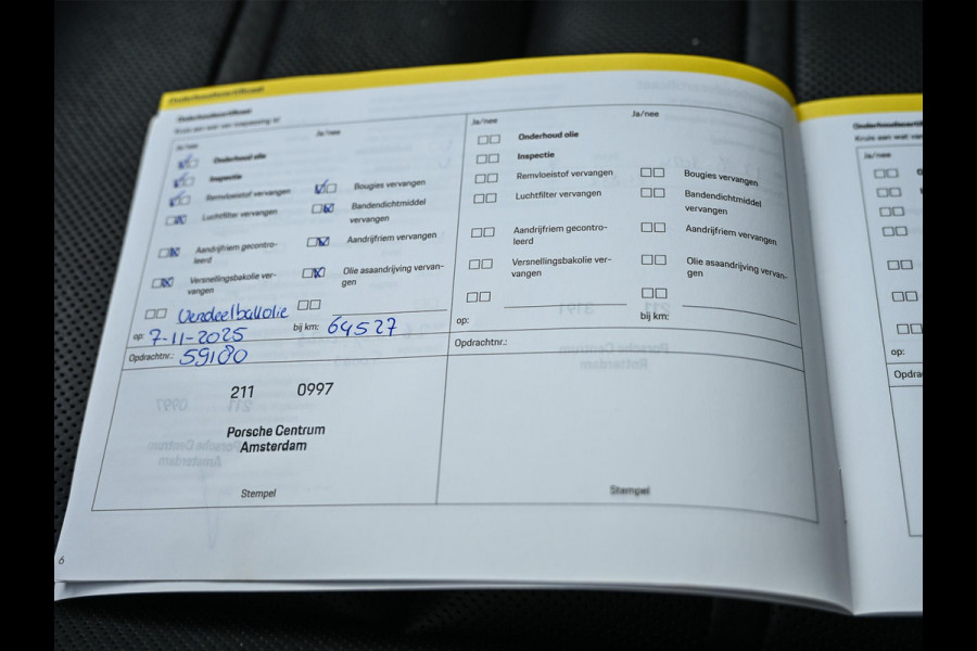 Porsche Cayenne Coupé 3.0 E-Hybrid | Panoramadak | NL-Auto | Dealeronderhouden | Sport Chrono | Bose | Memory Seats | Stoelverwarming + Ventilatie | Luchtvering | Stuurverwaming | Trekhaak |