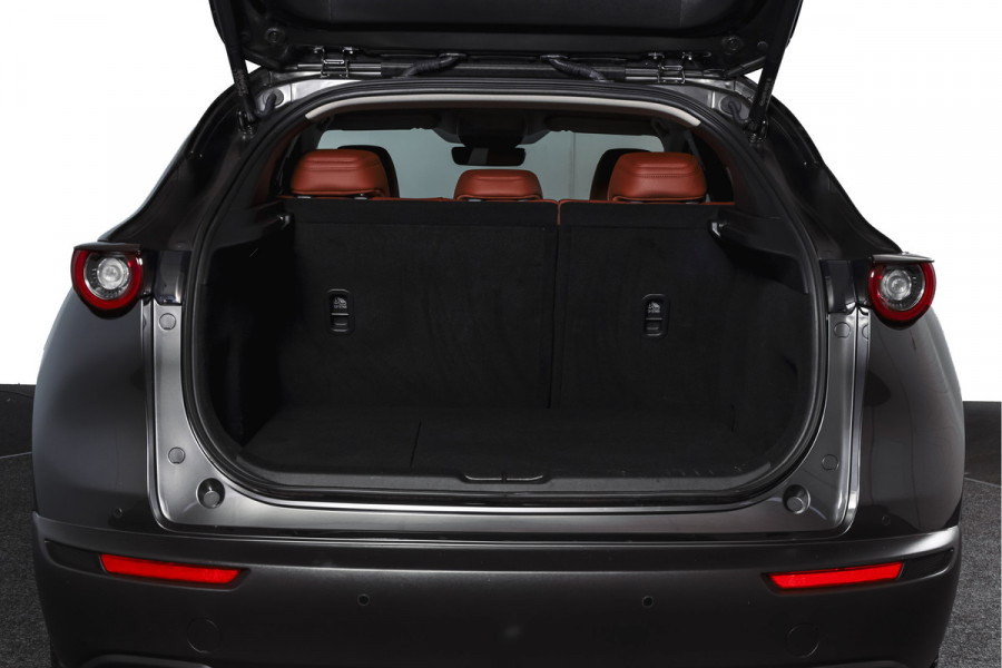 Mazda CX-30 2.0 e-SkyActiv-X 186 PK M Hybrid Nagisa Org. NL. | Adapt. Cruise | Trekhaak | Stoelverw. | PDC | Camera | NAV + App. Connect | ECC | Bose | Elek. Klep | LM 18" |