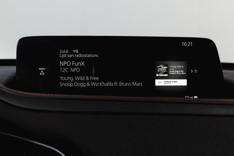 Mazda CX-30 2.0 e-SkyActiv-X 186 PK M Hybrid Nagisa Org. NL. | Adapt. Cruise | Trekhaak | Stoelverw. | PDC | Camera | NAV + App. Connect | ECC | Bose | Elek. Klep | LM 18" |