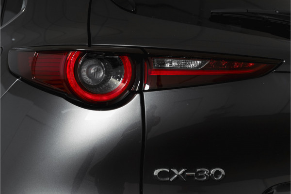 Mazda CX-30 2.0 e-SkyActiv-X 186 PK M Hybrid Nagisa Org. NL. | Adapt. Cruise | Trekhaak | Stoelverw. | PDC | Camera | NAV + App. Connect | ECC | Bose | Elek. Klep | LM 18" |