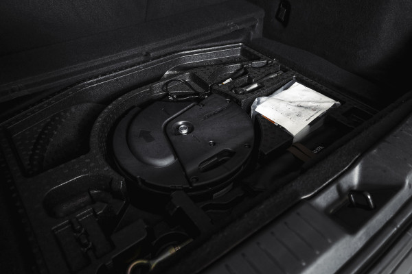 Mazda CX-30 2.0 e-SkyActiv-X 186 PK M Hybrid Nagisa Org. NL. | Adapt. Cruise | Trekhaak | Stoelverw. | PDC | Camera | NAV + App. Connect | ECC | Bose | Elek. Klep | LM 18" |
