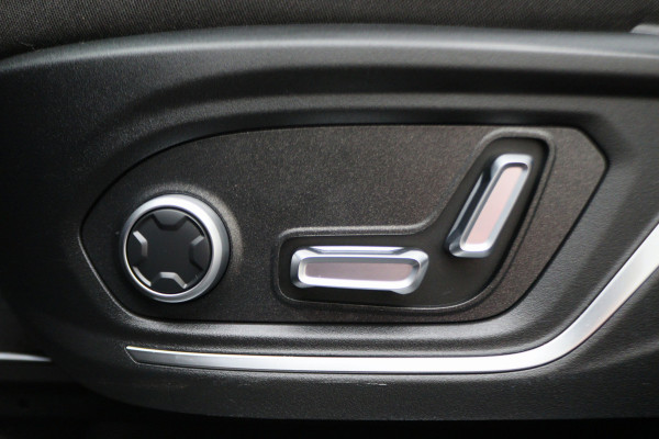 Lynk & Co 01 1.5 Plug-in Hybrid 360° Camera, Panoramadak, Zwarte hemel, ACC, Apple Carplay, Infinity Sound, DAB, 20''