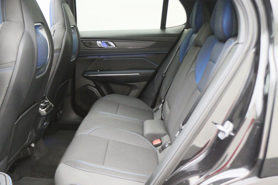 Lynk & Co 01 1.5 Plug-in Hybrid 360° Camera, Panoramadak, Zwarte hemel, ACC, Apple Carplay, Infinity Sound, DAB, 20''