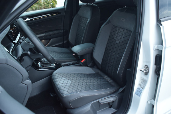 Volkswagen T-Roc 1.5 TSI R-Line Black Style | Pano | Keyless | Trekhaak | IQ light