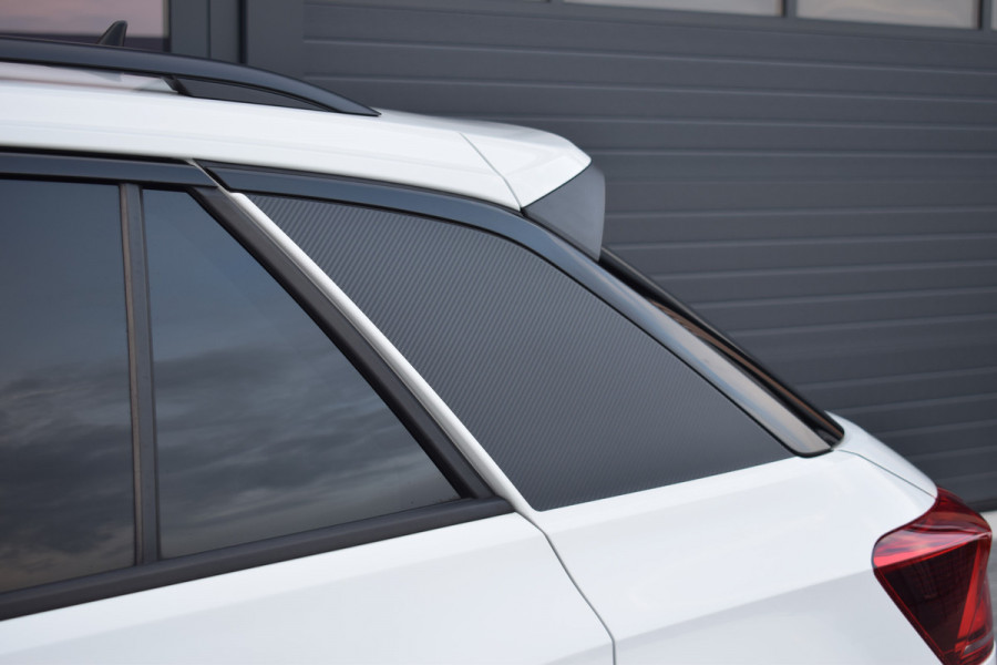 Volkswagen T-Roc 1.5 TSI R-Line Black Style | Pano | Keyless | Trekhaak | IQ light