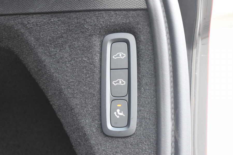Volvo XC90 T8 455PK Plug-in hybrid AWD Ultra Dark / Bowers & Wilkins / Luchtvering / Head-Up Display / 360 Camera / Massagestoelen / Elektrisch bedienbare stoelen met geheugen / Stoelventilatie / Nappaleder / Elektrisch uitklapbare trekhaak