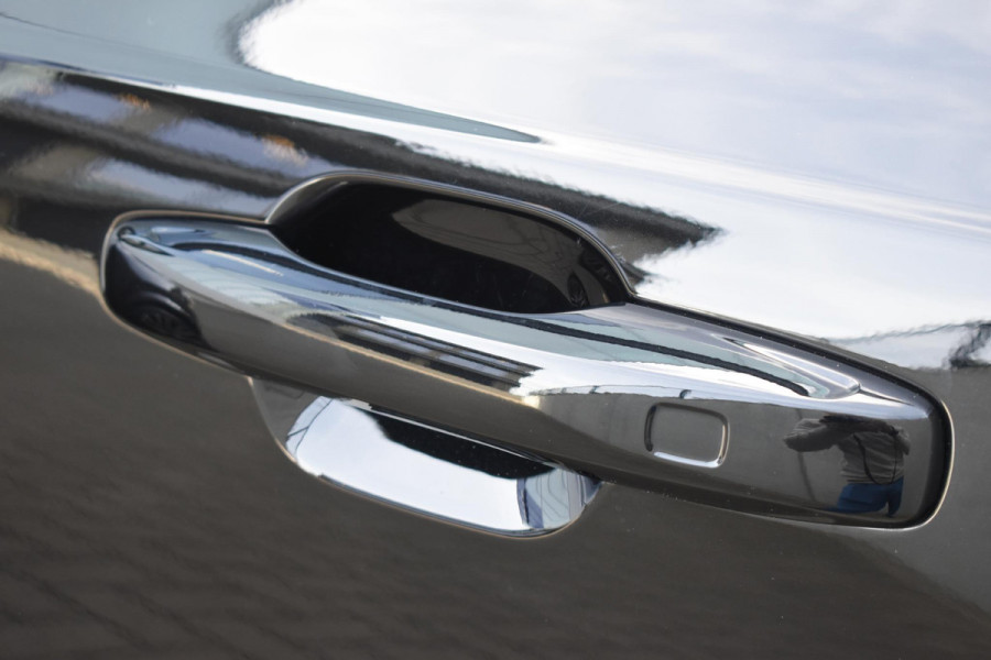 Volvo XC90 T8 455PK Plug-in hybrid AWD Ultra Dark / Bowers & Wilkins / Luchtvering / Head-Up Display / 360 Camera / Massagestoelen / Elektrisch bedienbare stoelen met geheugen / Stoelventilatie / Nappaleder / Elektrisch uitklapbare trekhaak