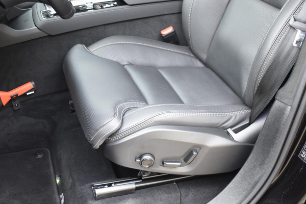 Volvo XC90 T8 455PK Plug-in hybrid AWD Ultra Dark / Bowers & Wilkins / Luchtvering / Head-Up Display / 360 Camera / Massagestoelen / Elektrisch bedienbare stoelen met geheugen / Stoelventilatie / Nappaleder / Elektrisch uitklapbare trekhaak