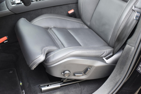 Volvo XC90 T8 455PK Plug-in hybrid AWD Ultra Dark / Bowers & Wilkins / Luchtvering / Head-Up Display / 360 Camera / Massagestoelen / Elektrisch bedienbare stoelen met geheugen / Stoelventilatie / Nappaleder / Elektrisch uitklapbare trekhaak