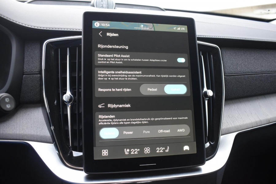 Volvo XC90 T8 455PK Plug-in hybrid AWD Ultra Dark / Bowers & Wilkins / Luchtvering / Head-Up Display / 360 Camera / Massagestoelen / Elektrisch bedienbare stoelen met geheugen / Stoelventilatie / Nappaleder / Elektrisch uitklapbare trekhaak