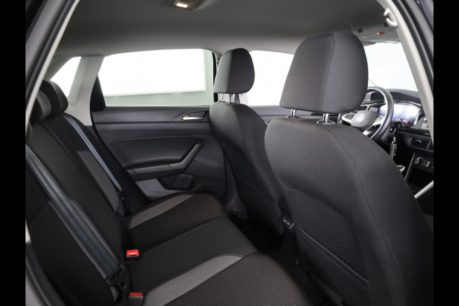 Volkswagen Polo 1.0 TSI Life 95 pk | Navigatie via App | Parkeersensoren | Adaptieve cruise control | LED koplampen | Apple Carplay/Android Auto |