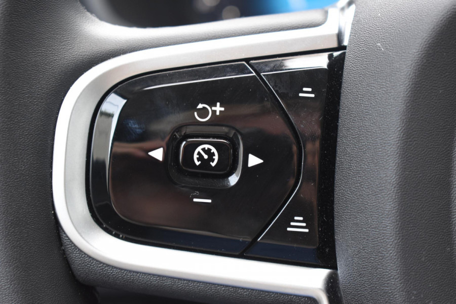 Volvo XC90 T8 455PK Plug-in hybrid AWD Ultra Dark / Bowers & Wilkins / Luchtvering / Head-Up Display / 360 Camera / Massagestoelen / Elektrisch bedienbare stoelen met geheugen / Stoelventilatie / Nappaleder / Elektrisch uitklapbare trekhaak