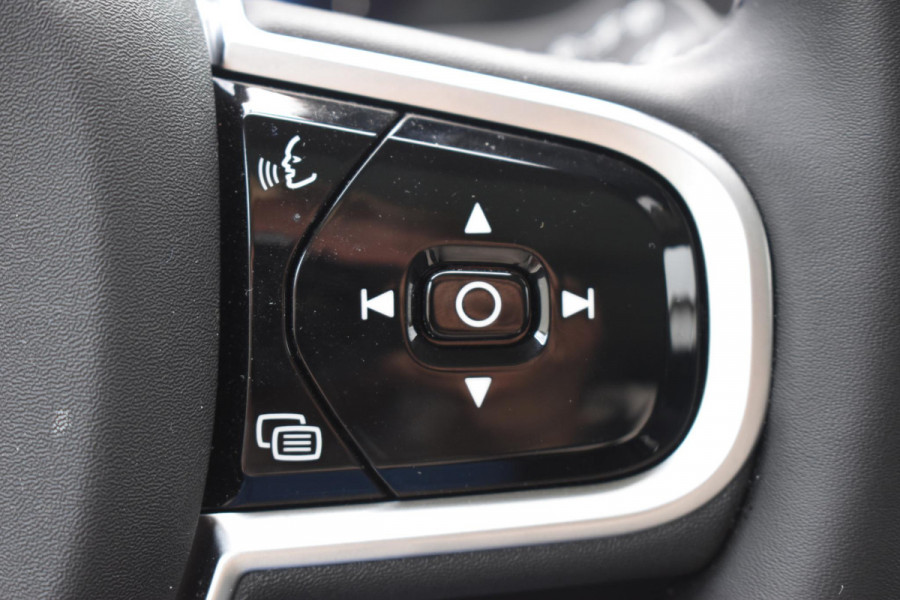 Volvo XC90 T8 455PK Plug-in hybrid AWD Ultra Dark / Bowers & Wilkins / Luchtvering / Head-Up Display / 360 Camera / Massagestoelen / Elektrisch bedienbare stoelen met geheugen / Stoelventilatie / Nappaleder / Elektrisch uitklapbare trekhaak