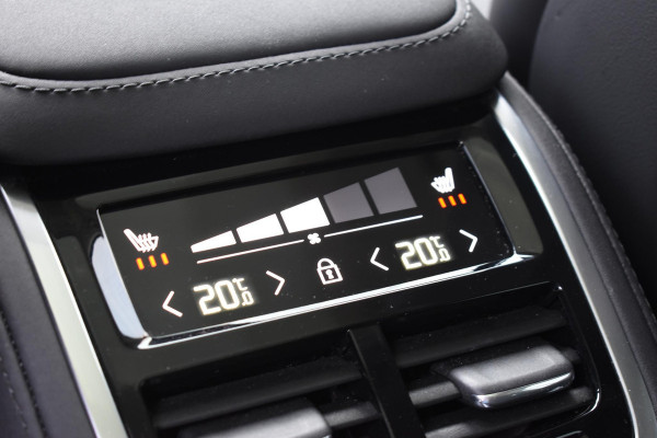 Volvo XC90 T8 455PK Plug-in hybrid AWD Ultra Dark / Bowers & Wilkins / Luchtvering / Head-Up Display / 360 Camera / Massagestoelen / Elektrisch bedienbare stoelen met geheugen / Stoelventilatie / Nappaleder / Elektrisch uitklapbare trekhaak