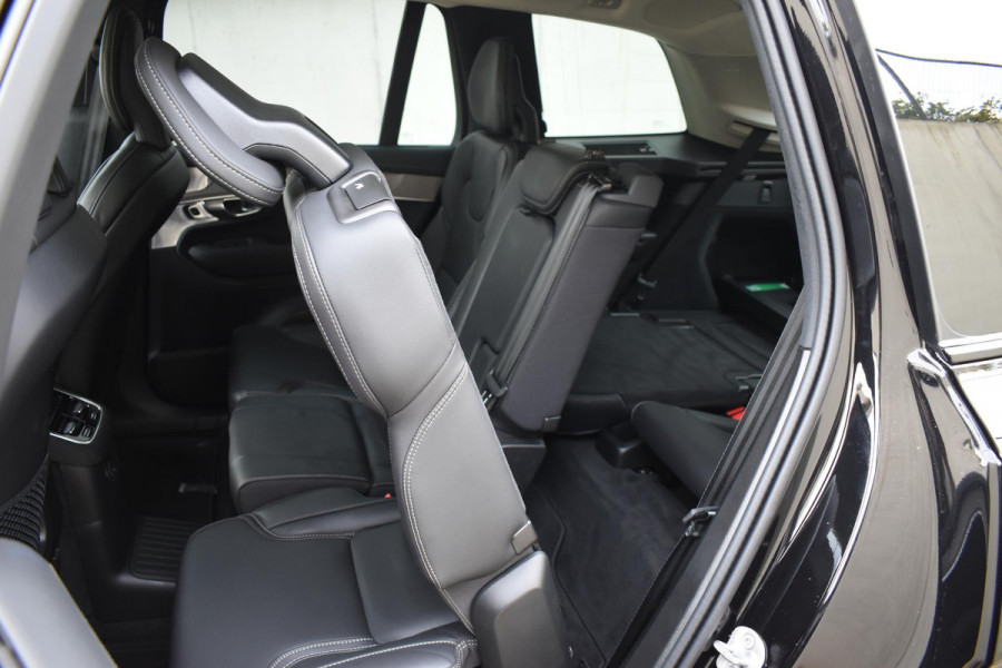 Volvo XC90 T8 455PK Plug-in hybrid AWD Ultra Dark / Bowers & Wilkins / Luchtvering / Head-Up Display / 360 Camera / Massagestoelen / Elektrisch bedienbare stoelen met geheugen / Stoelventilatie / Nappaleder / Elektrisch uitklapbare trekhaak