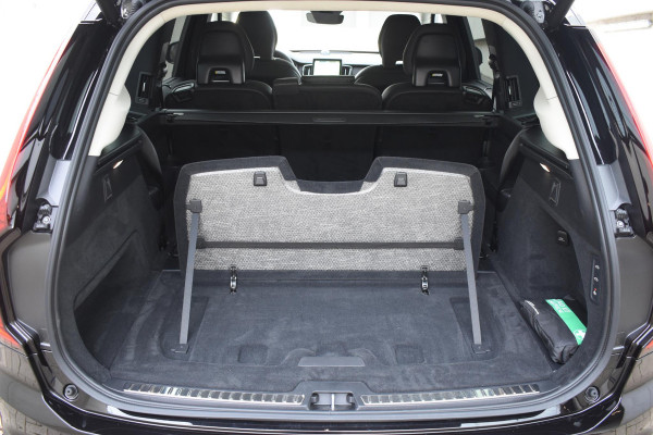 Volvo XC90 T8 455PK Plug-in hybrid AWD Ultra Dark / Bowers & Wilkins / Luchtvering / Head-Up Display / 360 Camera / Massagestoelen / Elektrisch bedienbare stoelen met geheugen / Stoelventilatie / Nappaleder / Elektrisch uitklapbare trekhaak
