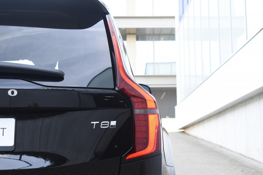 Volvo XC90 T8 455PK Plug-in hybrid AWD Ultra Dark / Bowers & Wilkins / Luchtvering / Head-Up Display / 360 Camera / Massagestoelen / Elektrisch bedienbare stoelen met geheugen / Stoelventilatie / Nappaleder / Elektrisch uitklapbare trekhaak