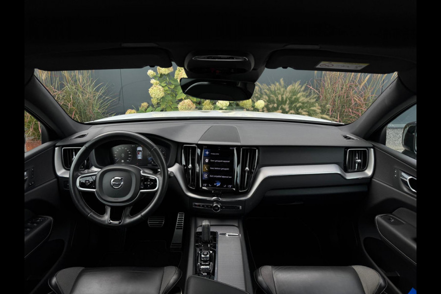 Volvo XC60 2.0 B5 AWD R-Design NAVI|LEDER|CAMERA|SPORTVELGEN