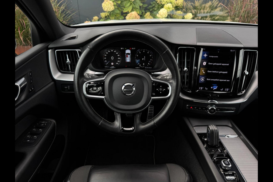 Volvo XC60 2.0 B5 AWD R-Design NAVI|LEDER|CAMERA|SPORTVELGEN