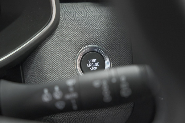 Renault Clio TCe 90 GPF Techno | 360 Camera | Adaptieve Cruise Control | 9.3 Inch Groot Scherm