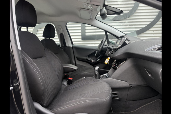 Peugeot 208 1.2 PureTech Blue Lease Executive 2e Eigenaar|Navi|Carplay|PDC|Clima|Cruise|Elek ramen|LM velgen|N.A.P| D-riem vv in 2024 | APK tot 07-2027