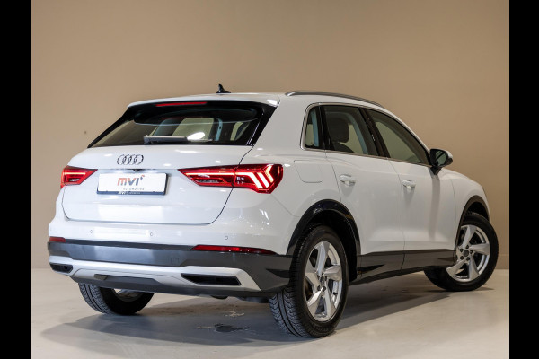 Audi Q3 35 TFSI Advanced / 150pk / Panorama dak / Stoelverwarming / Dodehoek herkenning / Achteruitrij camera /