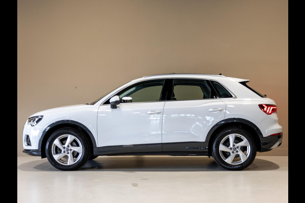 Audi Q3 35 TFSI Advanced / 150pk / Panorama dak / Stoelverwarming / Dodehoek herkenning / Achteruitrij camera /