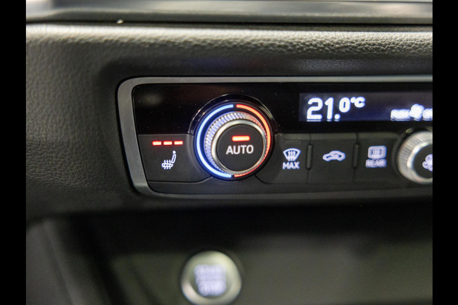 Audi Q3 35 TFSI Advanced / 150pk / Panorama dak / Stoelverwarming / Dodehoek herkenning / Achteruitrij camera /