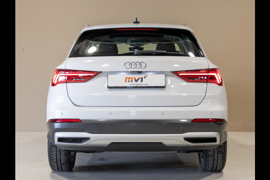 Audi Q3 35 TFSI Advanced / 150pk / Panorama dak / Stoelverwarming / Dodehoek herkenning / Achteruitrij camera /