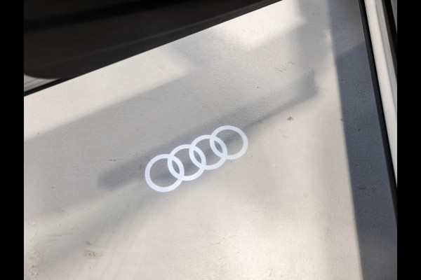 Audi Q3 35 TFSI Advanced / 150pk / Panorama dak / Stoelverwarming / Dodehoek herkenning / Achteruitrij camera /