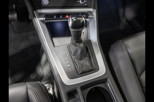 Audi Q3 35 TFSI Advanced / 150pk / Panorama dak / Stoelverwarming / Dodehoek herkenning / Achteruitrij camera /