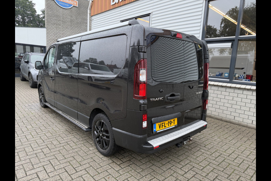 Renault Trafic 2.0 dCi 145pk T29 L2H1 Luxe DC 5 persoons / vaste prijs rijklaar € 17.950 ex btw / lease vanaf € 302 / euro 6 / bpm vrij / zwart metallic / leer / airco / cruise / navi / camera !