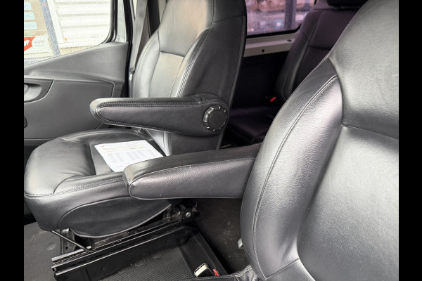 Renault Trafic 2.0 dCi 145pk T29 L2H1 Luxe DC 5 persoons / vaste prijs rijklaar € 17.950 ex btw / lease vanaf € 302 / euro 6 / bpm vrij / zwart metallic / leer / airco / cruise / navi / camera !