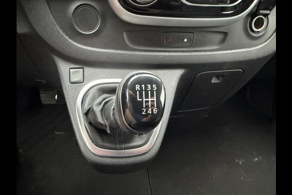 Renault Trafic 2.0 dCi 145pk T29 L2H1 Luxe DC 5 persoons / vaste prijs rijklaar € 17.950 ex btw / lease vanaf € 302 / euro 6 / bpm vrij / zwart metallic / leer / airco / cruise / navi / camera !