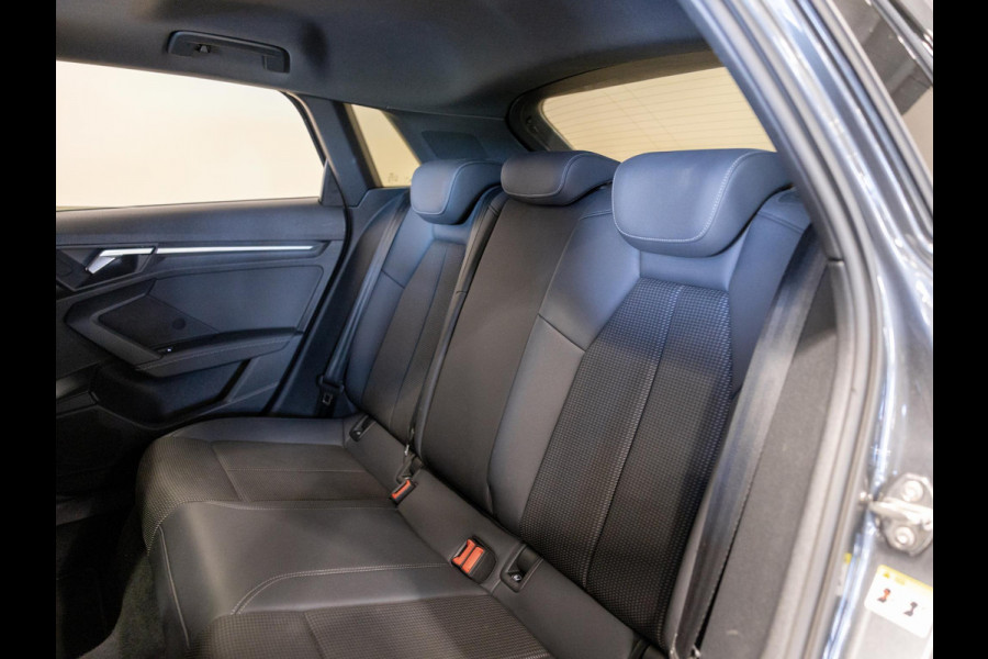 Audi A3 Sportback 35 TFSI S-Line edition / 150pk / NAP / Panorama dak / Adaptieve cruise control /