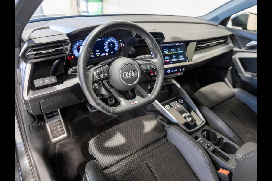 Audi A3 Sportback 35 TFSI S-Line edition / 150pk / NAP / Panorama dak / Adaptieve cruise control /