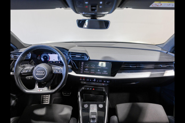 Audi A3 Sportback 35 TFSI S-Line edition / 150pk / NAP / Panorama dak / Adaptieve cruise control /
