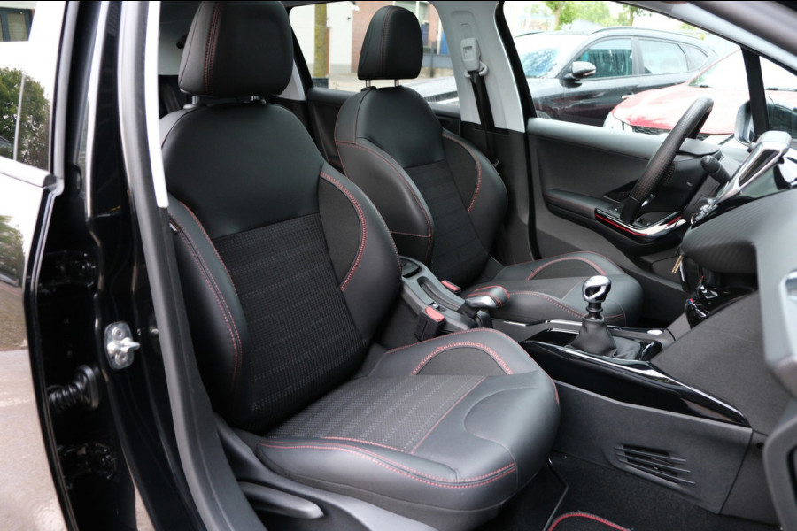 Peugeot 2008 1.2 PureTech GT-Line *PANORAMADAK* UNIEK 28.190km!! Navi/Camera Origineel Nederlands