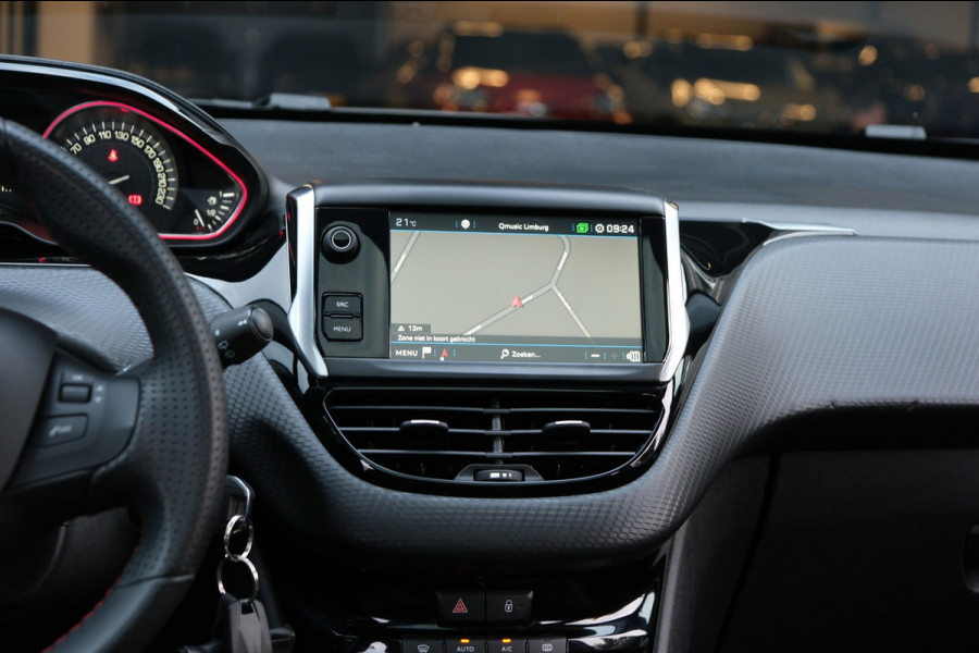 Peugeot 2008 1.2 PureTech GT-Line *PANORAMADAK* UNIEK 28.190km!! Navi/Camera Origineel Nederlands