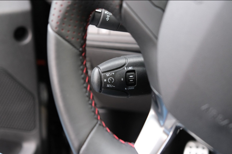 Peugeot 2008 1.2 PureTech GT-Line *PANORAMADAK* UNIEK 28.190km!! Navi/Camera Origineel Nederlands