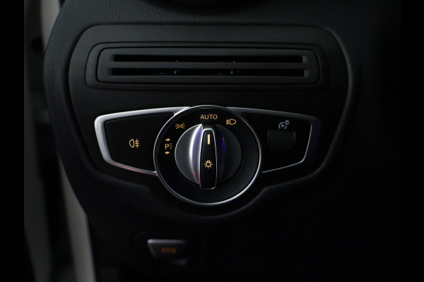 Mercedes-Benz GLC 300 e 4MATIC Premium Plus | Panoramadak | Trekhaak | Nightpakket | Inclusief 24 maanden Mercedes-Benz Certified garantie voor Europa. garage-sale