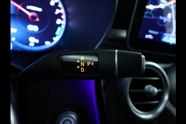 Mercedes-Benz GLC 300 e 4MATIC Premium Plus | Panoramadak | Trekhaak | Nightpakket | Inclusief 24 maanden Mercedes-Benz Certified garantie voor Europa. garage-sale